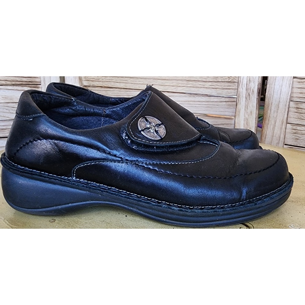 Naot EU 40 US 9 to 9.5 Black Leather Slip On Loafer Comfort Walking Shoes Casual